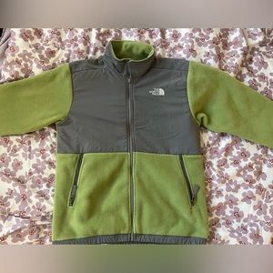 XL Boys North Face jacket. Gently used and in excellent condition.